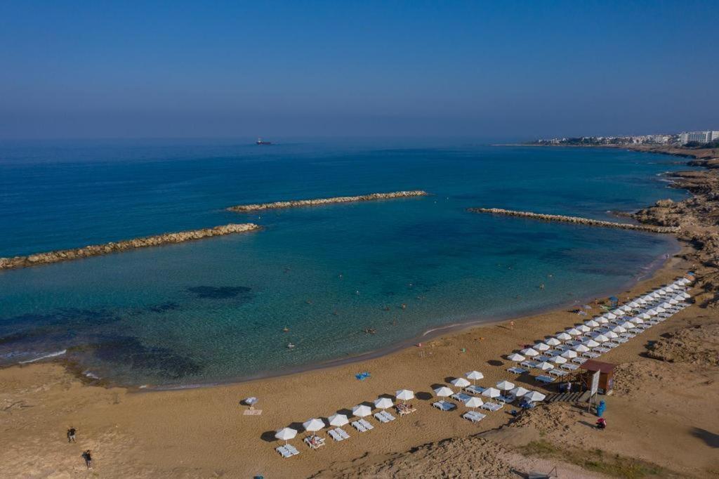 Cosea Living: Seaside 2 Bedroom Flat Kings Palace 209 Paphos Extérieur photo